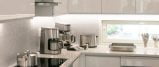 Belysningsplanen omfattar belysning av köksbänken med en dimbar LED-profil.