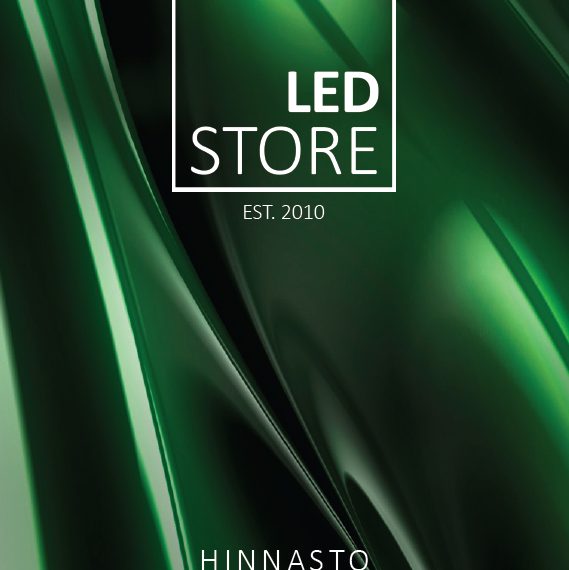Tummanvihreä, virtaava tausta, jossa texti päällä. Keskellä lukee: "LedStore.fi, perustettu 2010." LED-valaistus lisää visuaalista viehätystä. Alhaala lukee: "Hinnasto 2023.